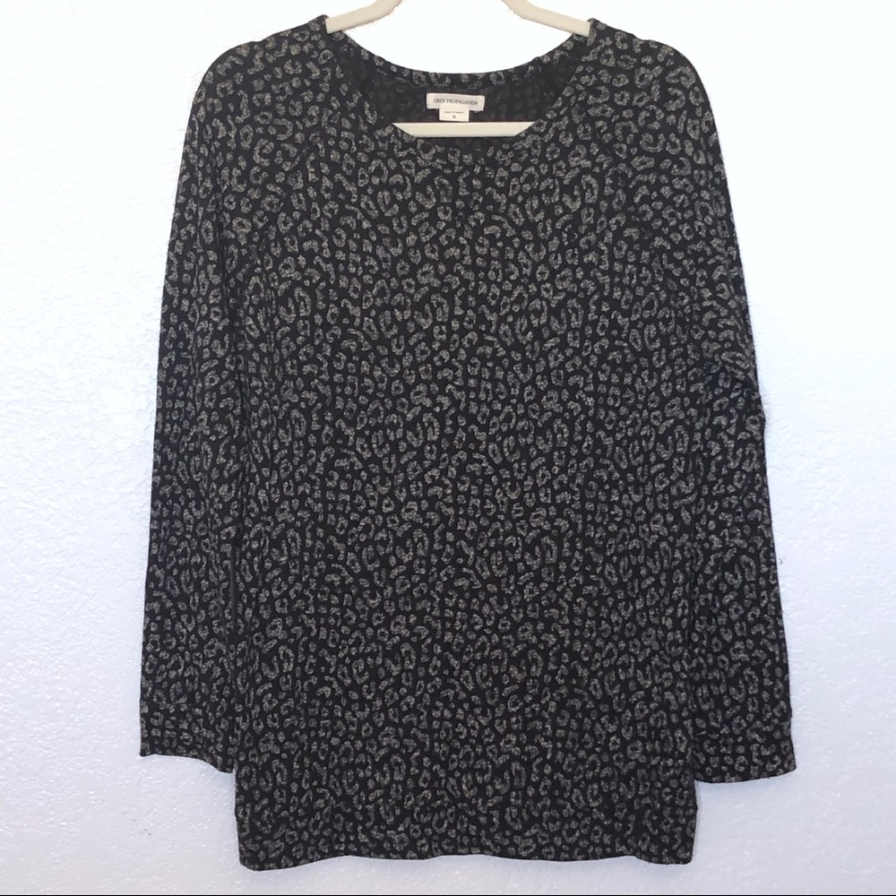 Obey Propaganda leopard print sweatshirt sz. M